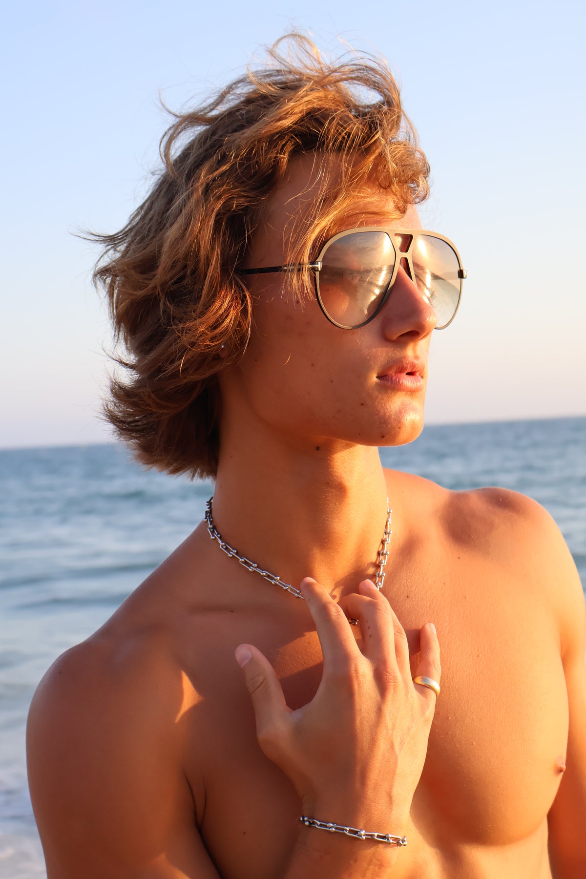 ACULA Shark Link Necklace in silver, view 2